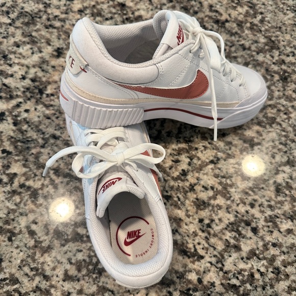 Nike Women's White and Pink Sneakers - Picture 6 of 8